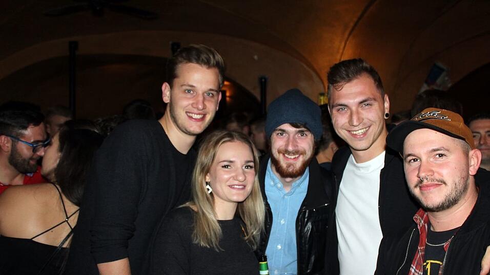 19 Jahre Beatschuppen Landshut! Das wurde am Freitag mit einer Schlagerparty gefeiert. 19 Jahre Beatschuppen Landshut! Das wurde am Freitag mit einer Schlagerparty gefeiert.