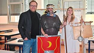 Mit Legionärsuniform warben die Lateiner für sich. Mit Legionärsuniform warben die Lateiner für sich.