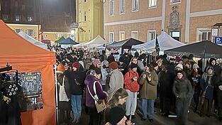 Die Veranstalter haben im Laufe des Abends mehr als 200 Besucher gezählt. Die Veranstalter haben im Laufe des Abends mehr als 200 Besucher gezählt.