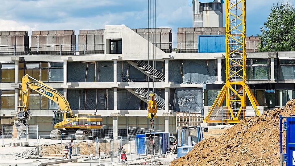 Auch bei dem Neubauprojekt der Vorklinik gab es Verzögerungen und Mehrkosten. Auch bei dem Neubauprojekt der Vorklinik gab es Verzögerungen und Mehrkosten.
