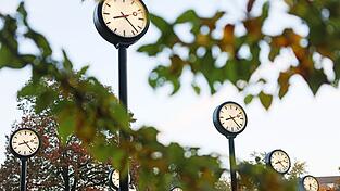 Die Zeitumstellung von Sommer- auf Winterzeit erfolgt 2025 in der Nacht zum 26. Oktober. (Archivbild) Die Zeitumstellung von Sommer- auf Winterzeit erfolgt 2025 in der Nacht zum 26. Oktober. (Archivbild)